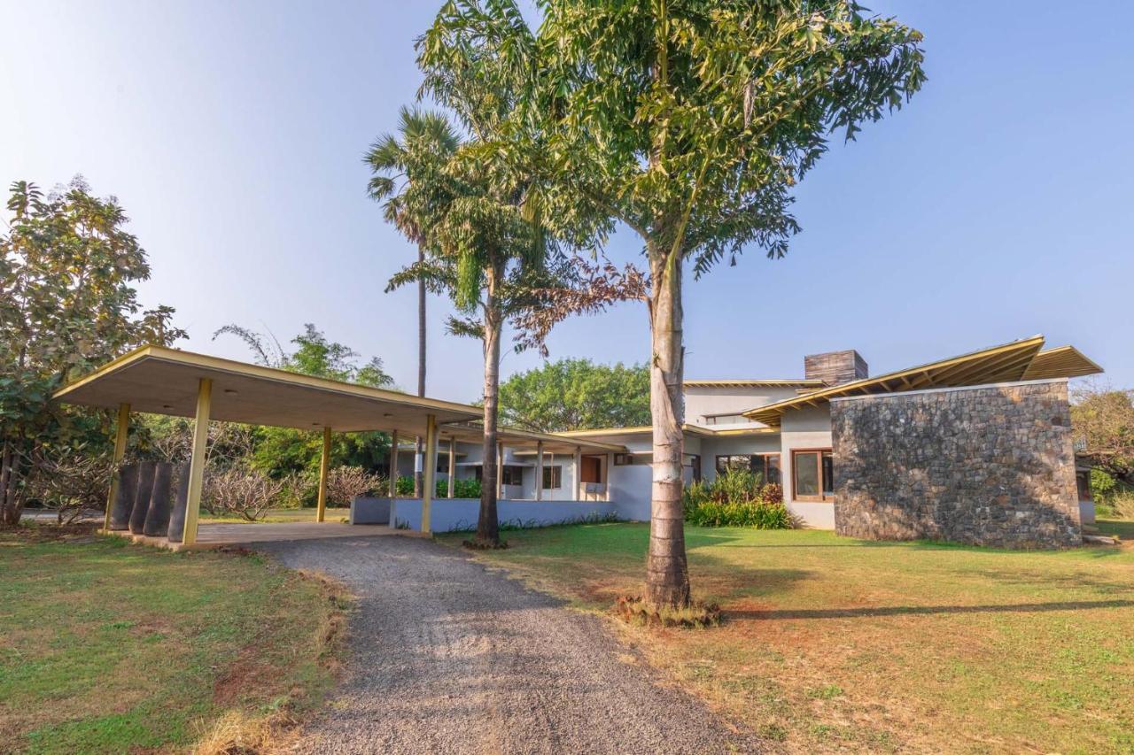 Jay House By Stayvista - Leisure Oasis With Pool, Snooker, Table Tennis & Foosball Fun Alībāg Εξωτερικό φωτογραφία